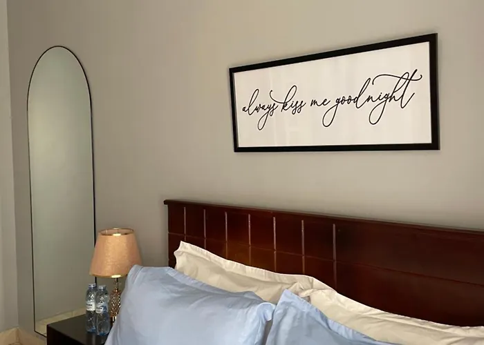 A-Grade Living-Wifi & Parking